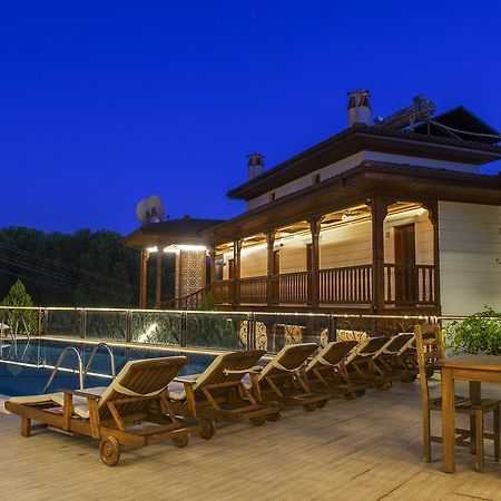 אקיאקה Hotel Azmakhan מראה חיצוני תמונה