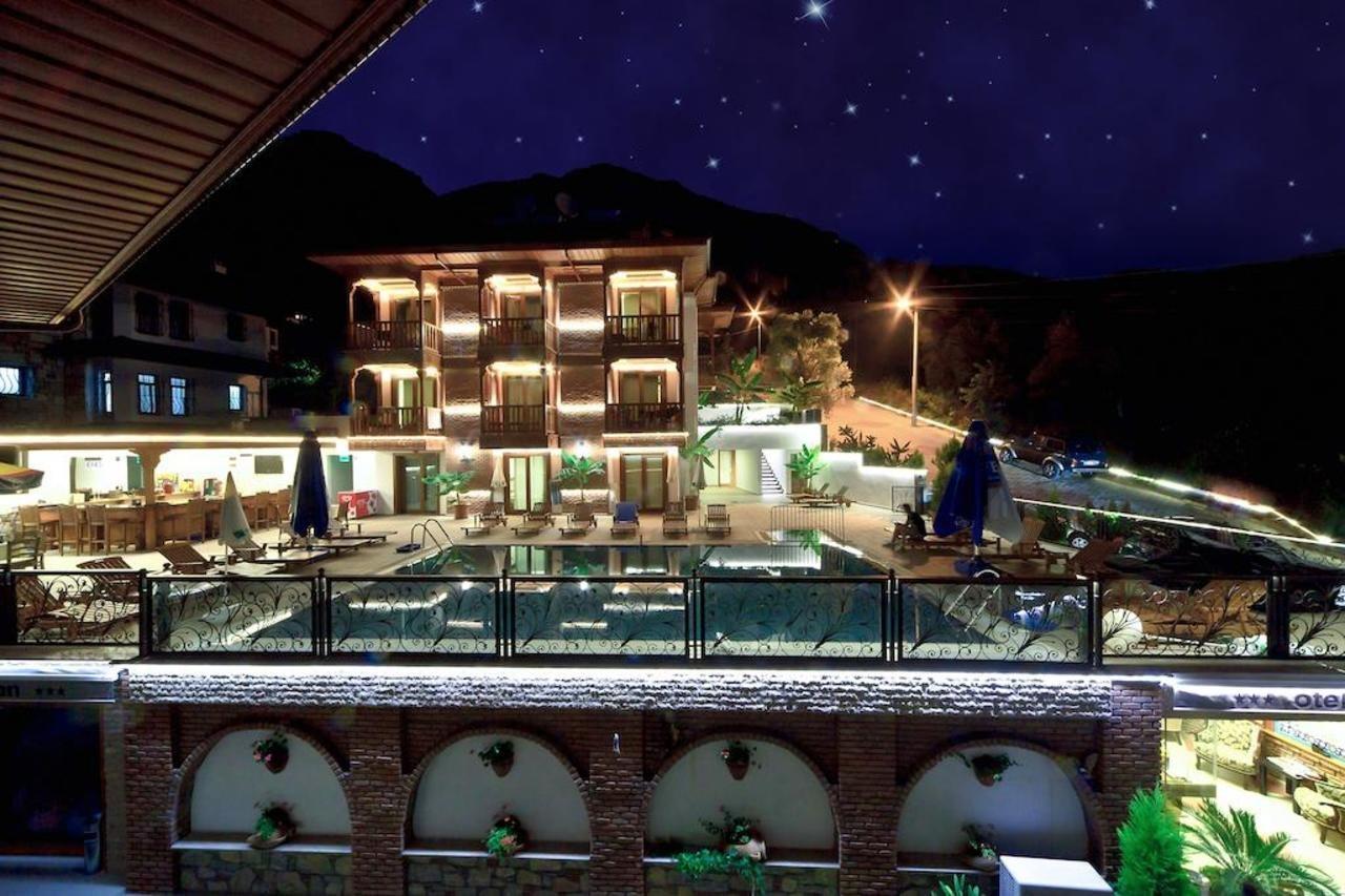 אקיאקה Hotel Azmakhan מראה חיצוני תמונה