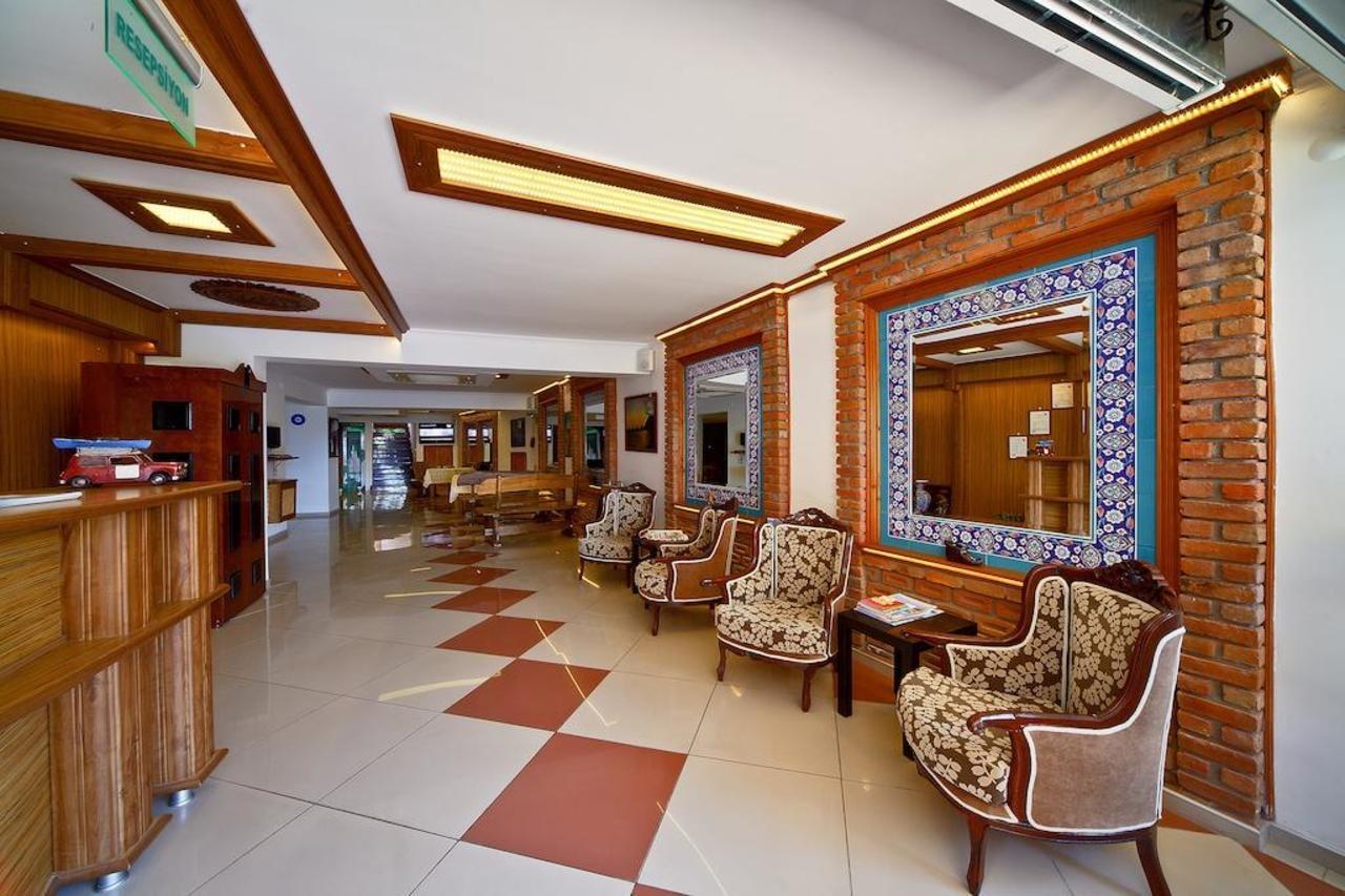 אקיאקה Hotel Azmakhan מראה חיצוני תמונה