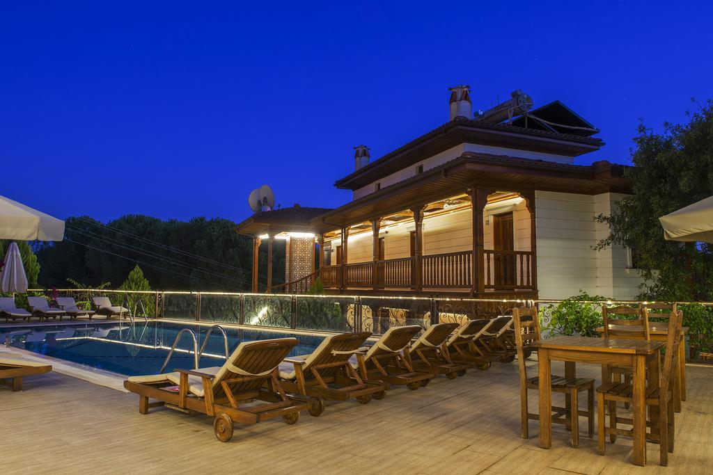 אקיאקה Hotel Azmakhan מראה חיצוני תמונה
