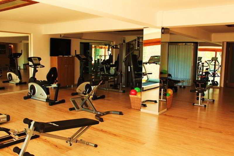 אקיאקה Hotel Azmakhan מראה חיצוני תמונה