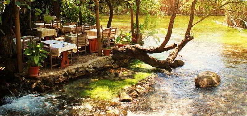 אקיאקה Hotel Azmakhan מראה חיצוני תמונה