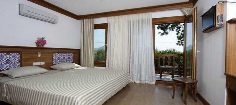 אקיאקה Hotel Azmakhan מראה חיצוני תמונה