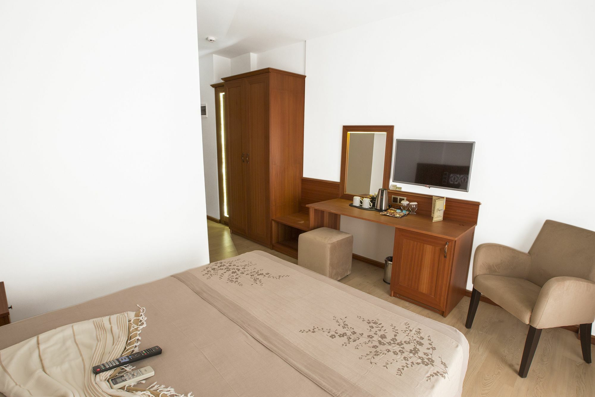 אקיאקה Hotel Azmakhan מראה חיצוני תמונה