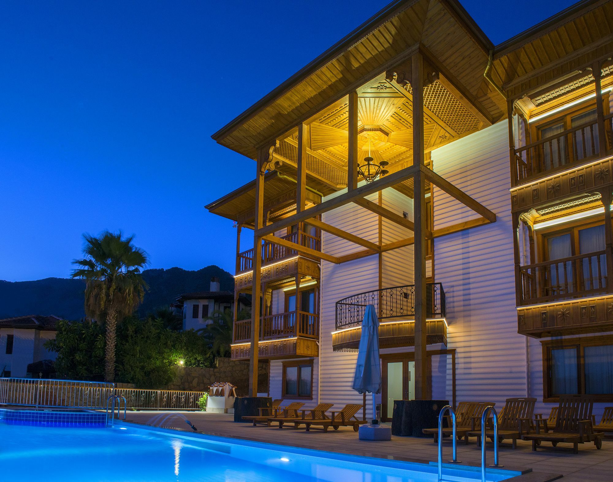 אקיאקה Hotel Azmakhan מראה חיצוני תמונה